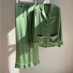 Olivia von Halle 100% silk pajamas set